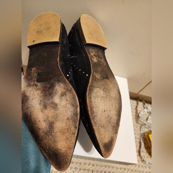 Free People "Aquarian" Blk Suede Silver Stud Flat Ankle Booties Sz.9/39 Ret.$168 - Picture 7 of 8
